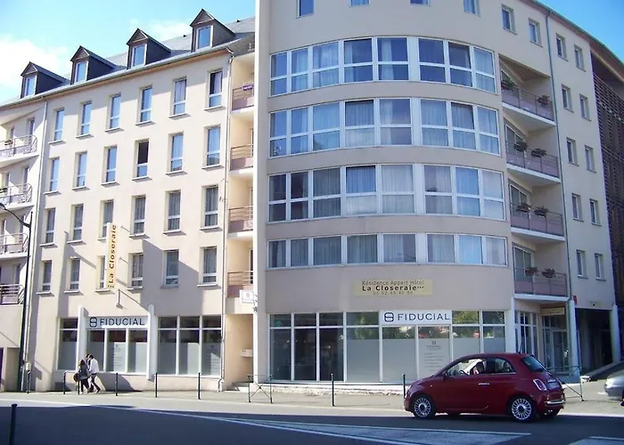 Moderne Et Equipe Centre *